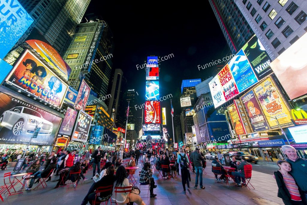 1 times square night 2013 1 1024x683