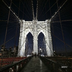 Brooklyn Bridge place picture
